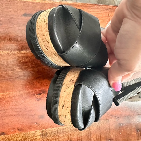 SOREL
Joanie Ii Ankle Strap Sandal - Black wedge platform sandals - Picture 6 of 8